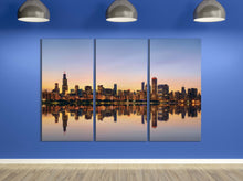 Charger l&#39;image dans la galerie, Chicago Skyline at Dusk Canvas Eco Leather Print, Made in Italy!