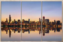 Charger l&#39;image dans la galerie, Chicago Skyline at Dusk Canvas Eco Leather Print, Made in Italy!