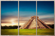 Laden Sie das Bild in den Galerie-Viewer, El Castillo Pyramid in Chichen Itza 3 panels canvas